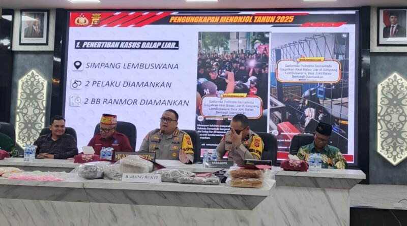 Press Release Akhir Tahun 2025 yang digelar di Markas Polresta Samarinda, Rabu (31/12/2025).