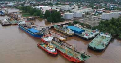 Ilustrasi pelayaran di Sungai Mahakam