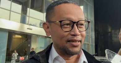 KPK memeriksa mantan Staf Khusus Menteri Agama Yaqut Cholil Qoumas, Ishfah Abidal Aziz (IAA) alias Gus Alex