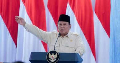 Presiden Republik Indonesia Prabowo Subianto mengumpulkan para guru besar, rektor, hingga dekan dari berbagai perguruan tinggi negeri dan swasta di Istana Kepresidenan Jakarta, Kamis (15/1).