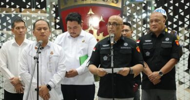 Direktur Penyidikan Jampidsus Kejagung, Syarief Sulaeman Nahdi saat konferensi pers