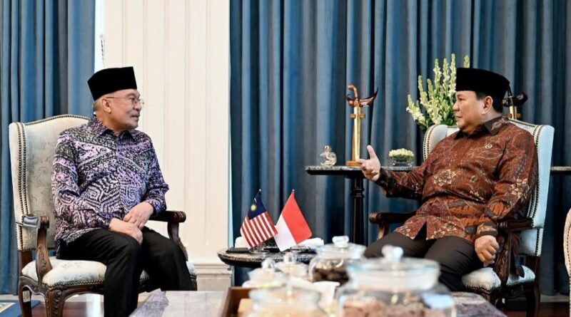 Presiden Republik Indonesia, Prabowo Subianto, dan Perdana Menteri Malaysia, Anwar Ibrahim