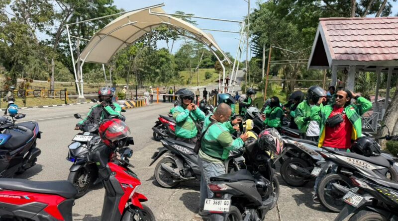 Protes ojek online di kawasan PC milik PT Pupuk Kalimantan Timur