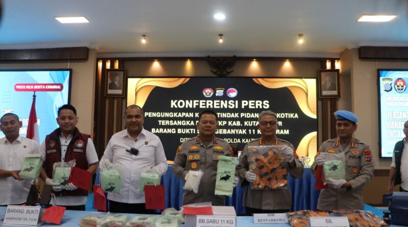 Kapolda Kaltim, Endar Priantoro, dalam konferensi pers di Gedung Mahakam Mapolda Kaltim