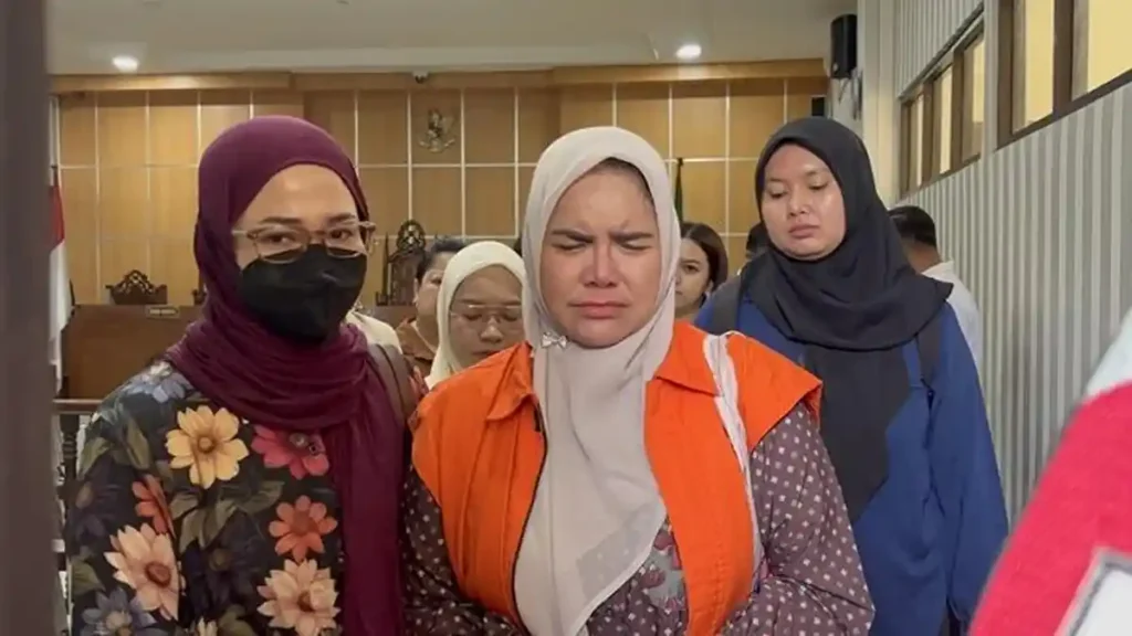 Dayang Donna Walfiaries Tania atau Donna Faroek dijatuhi hukuman 4 tahun penjara