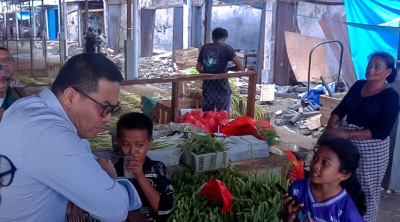 Wali Kota Samarinda, Andi Harun melakukan tinjauan di pasar Segiri