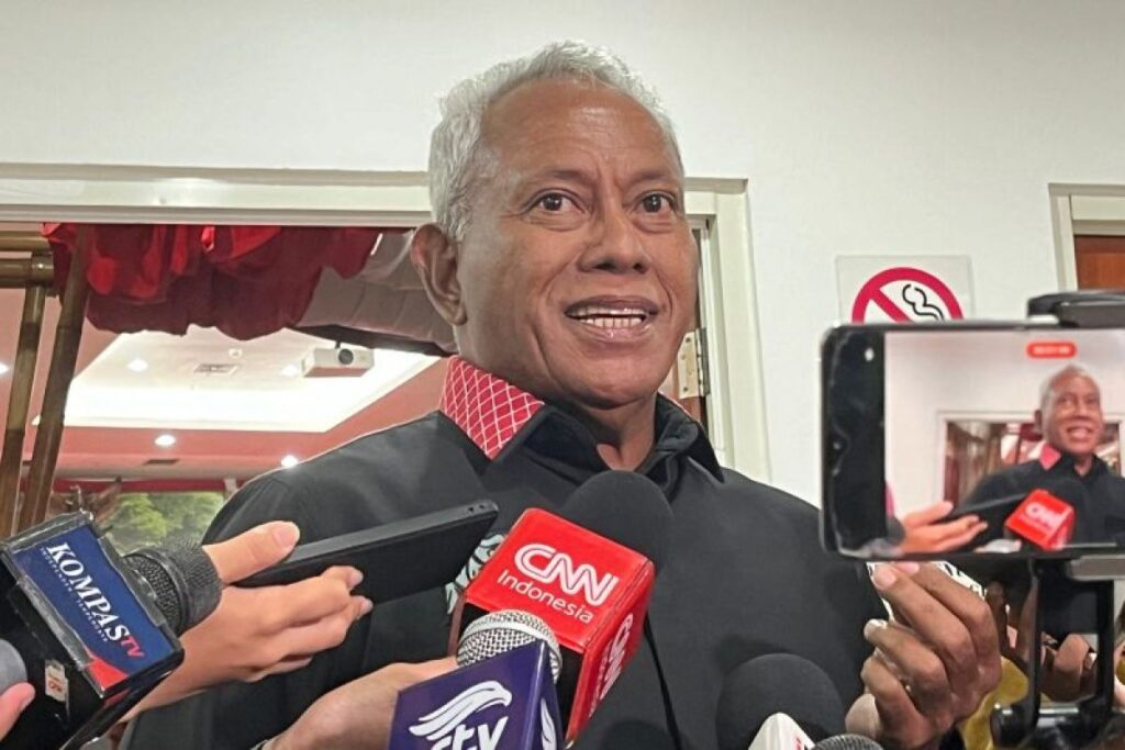 Ketua Dewan Kehormatan Partai Demokrasi Indonesia Perjuangan (PDIP), Komarudin Watubun