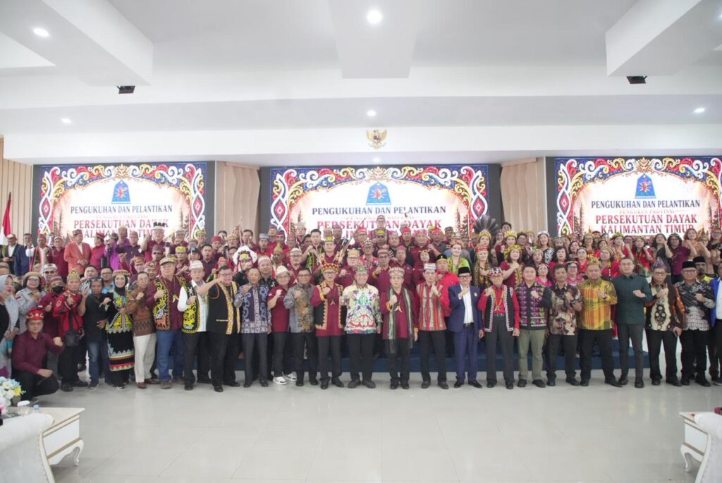 FOTO: , Wakil Wali Kota Samarinda, Saefuddin Zuhri, menghadiri Pengukuhan dan Pelantikan Pengurus Provinsi Persekutuan Dayak Kalimantan Timur periode 2026–2031 di Gedung Olah Bebaya, Kantor Gubernur Kalimantan Timur, Jalan Gajah Mada, Samarinda, Sabtu (16/5/2026)./ IST