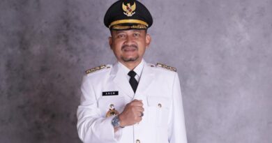 Komisi Pemberantasan Korupsi (KPK) mengamankan Bupati Pemalang Anom Widiyantoro dalam operasi tangkap tangan (OTT)