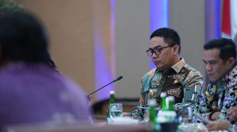 Wali Kota Samarinda, Andi Harun menghadiri Rapat Umum Pemegang Saham (RUPS) Bankaltimtara.