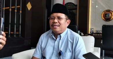 Komisi Pemberantasan Korupsi (KPK) menangkap Bupati Lombok Barat Lalu Ahmad Zaini