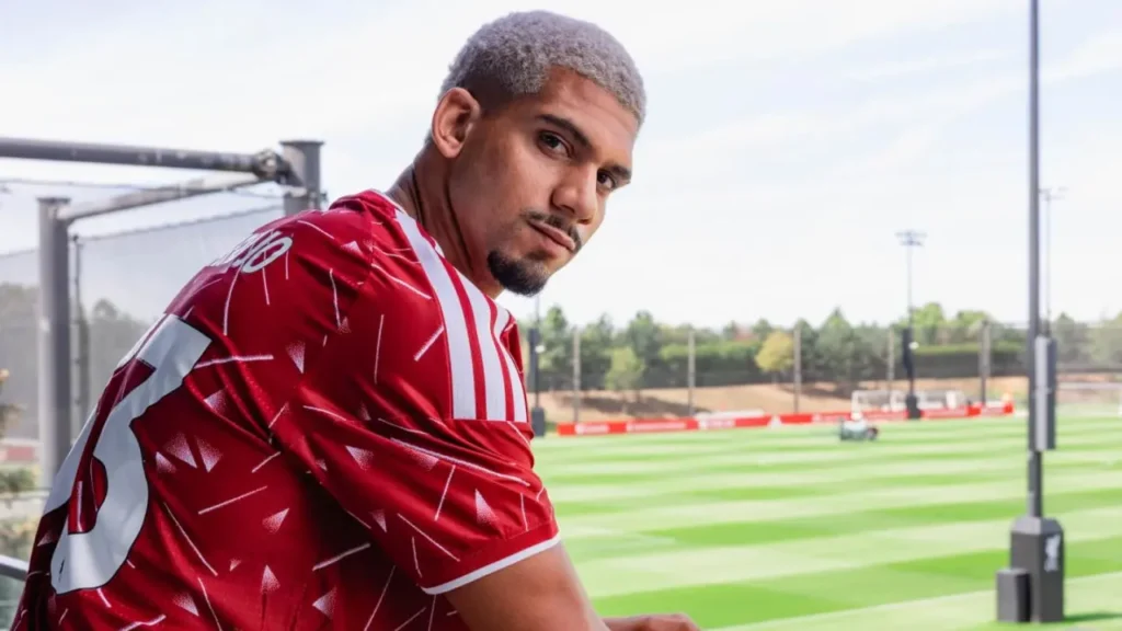 Ronald Araujo gabung ke Liverpool