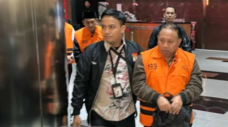Rektor Unsoed Akhmad Sodiq jadi tersangka kasus dugaan praktik pemerasan dalam penerimaan mahasiswa baru jalur Mandiri