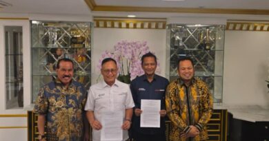 Perusda Bara Kaltim Sejahtera (BKS) menandatangi Memorandum of Understanding (MoU) dengan PT Pupuk Kalimantan Timur (PKT).