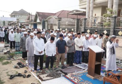 Di Tengah Kemarau, Saefuddin Zuhri Bersama Warga Samarinda Gelar Salat Istisqa