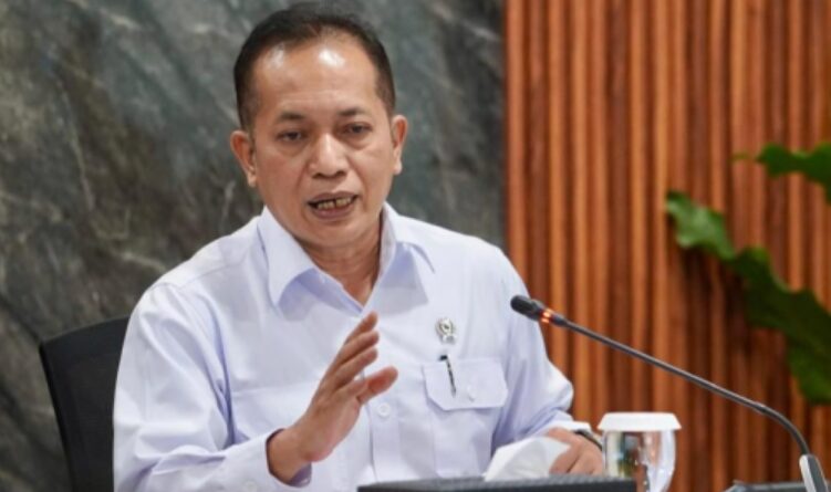 Menteri Koperasi Ferry Juliantono