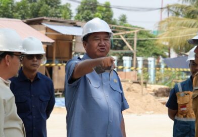 Wakil Ketua I DPRD Kalimantan Timur Ekti Imanuel tinjau pembangunan Gedung Rektorat Sekolah Tinggi Teologi (STT) Tenggarong